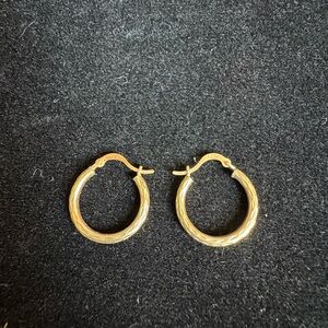 Elegant 10K Gold Hoop Earrings.       AAJ Designer
